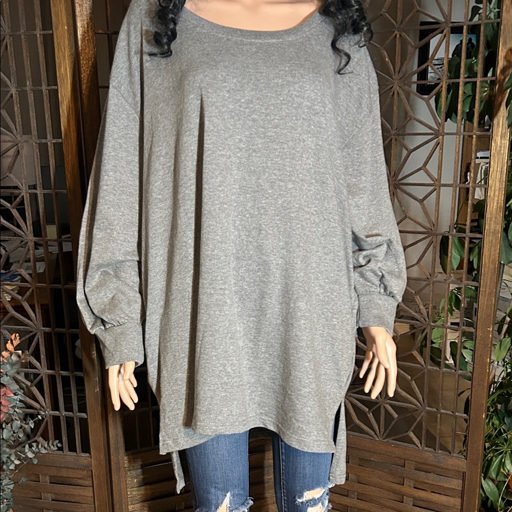 NWT ROAMANS HI LO SWEATSHIRT 18-20